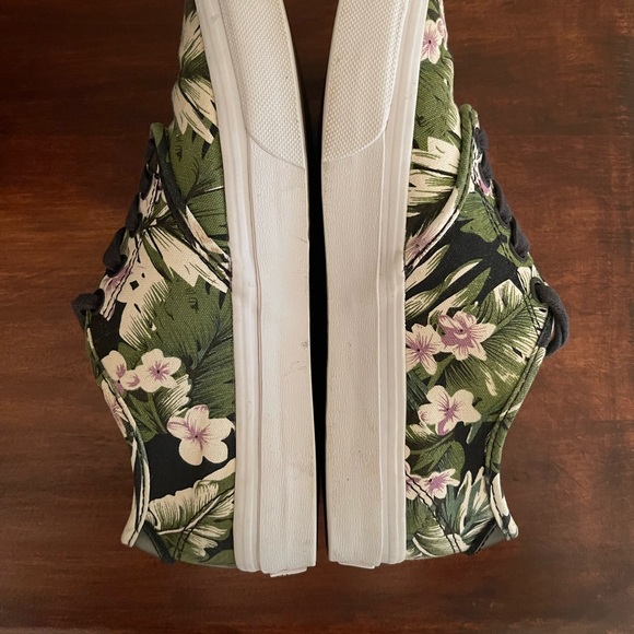 Vans shoes ✨🛹 - Picture 2 of 5